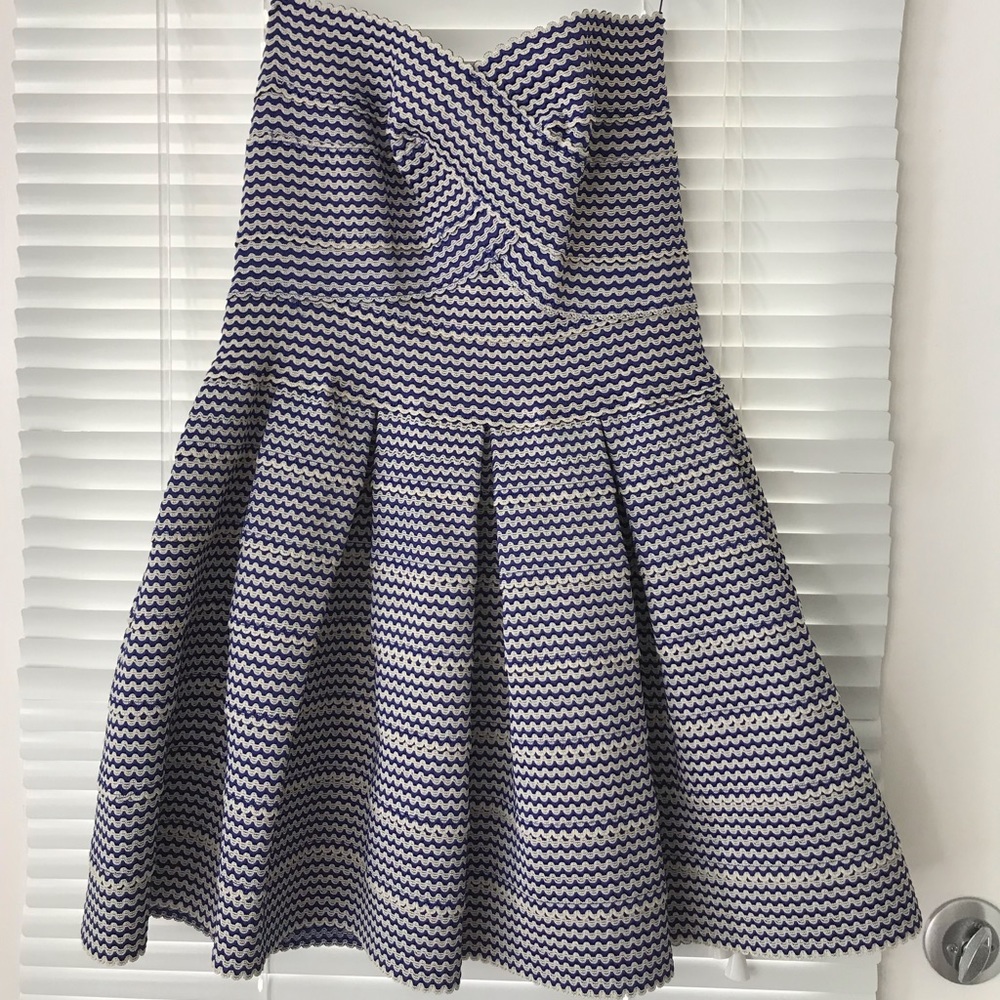 Strapless Sis Sis Dress (Medium)